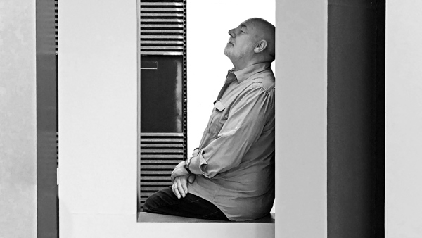 Filling the Rectangle: Derek Seaward on Professionalism, Trust and the Craft of Photography